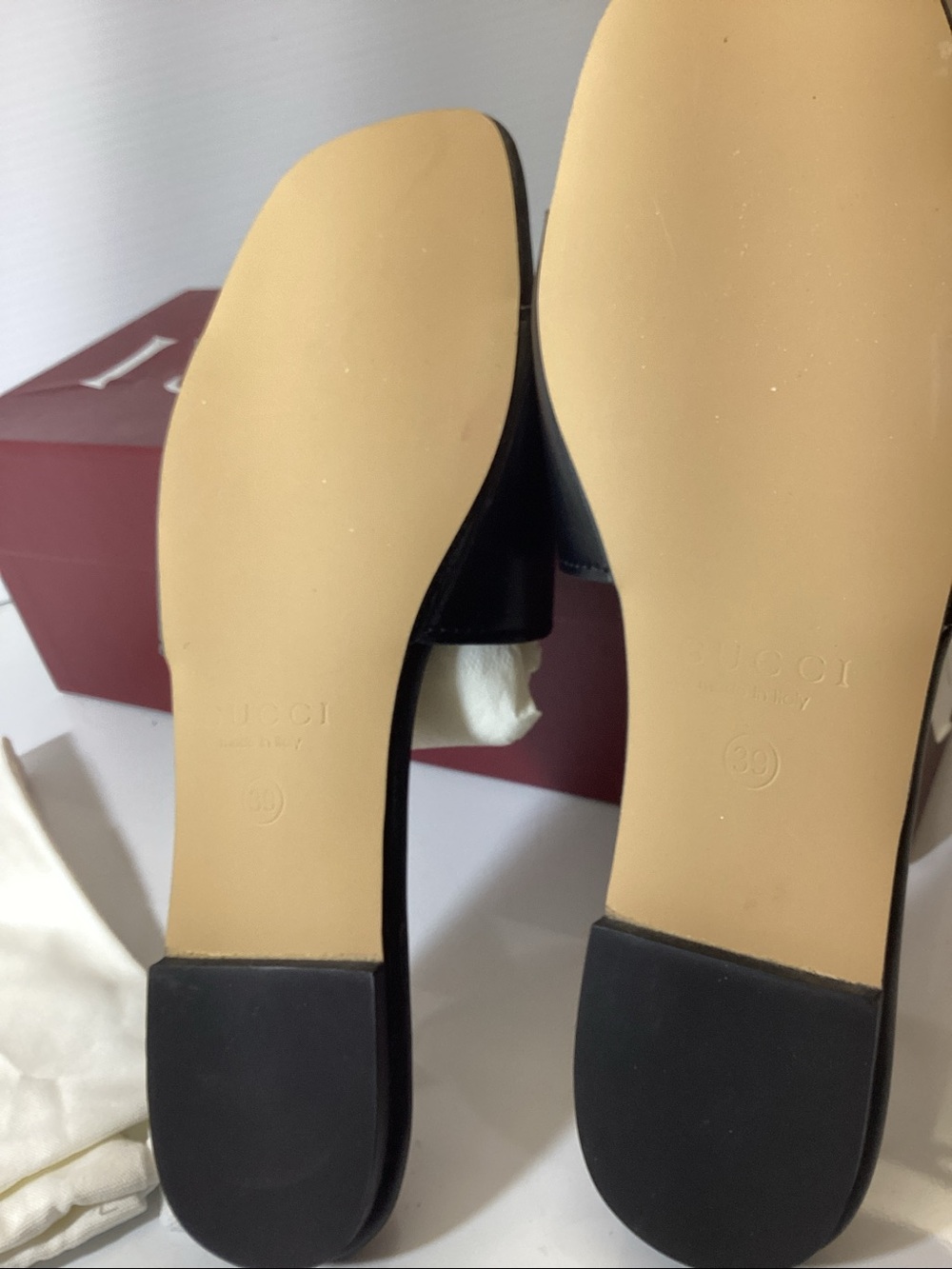 Gucci Black Leather Interlocking-G Slide Sandals - Women - Picture 11 of 14
